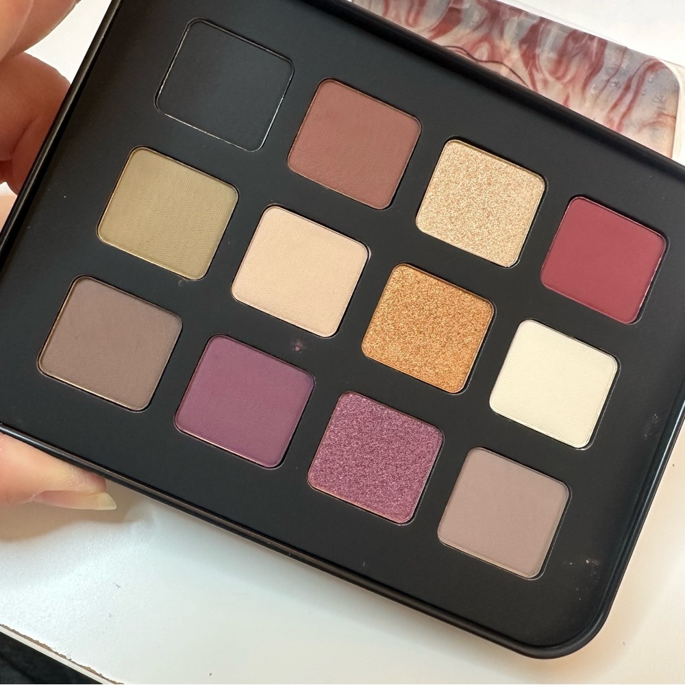 MUFE Lustrous Eyeshadow Palette 12 pans matte New Limited Edition